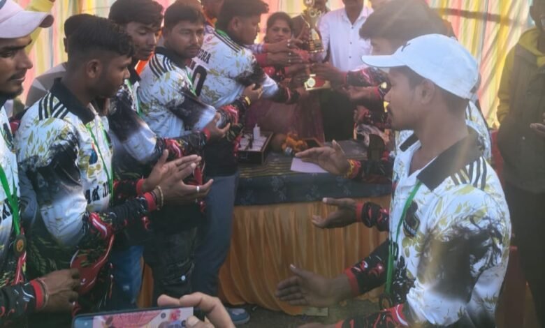 Ratanpur News:– महामाया ग्राउंड में महामाया कप सीजन-03 का समापन, जगदंबा 11 रतनपुर बनी विजेता