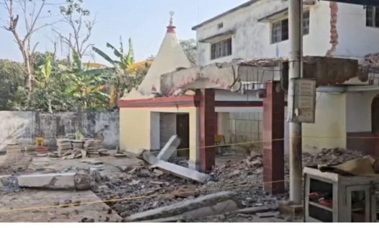 Koriya News:– पूजा कर बाहर निकल रही गर्भवती महिला पर गिरा मंदिर का पिलर, मौत