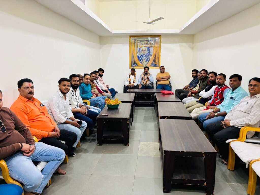 Bilaspur News:– प्रेस क्लब अध्यक्ष अजीत मिश्रा का रतनपुर में आतिशी स्वागत, महामाया दर्शन को पहुंचे