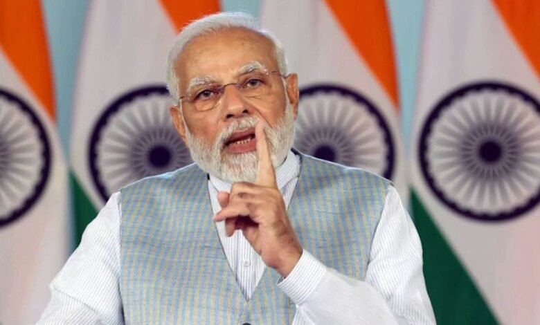 Indian Politics News:– PM Modi की छवि कैसे बनी और अब क्यों तेज़ी से धूमिल हो रही है