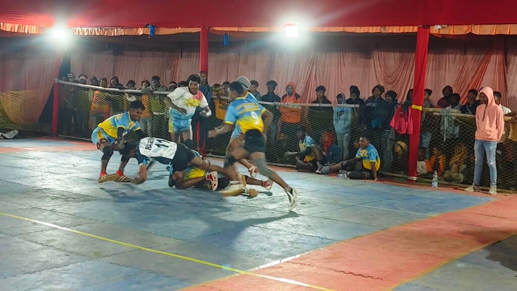 राज्य स्तरीय कबड्डी प्रतियोगिता का शुभारंभ ढोल-ताशों के साथ हुआ मुख्य अतिथि पूर्व मंडी अध्यक्ष शुक्ला का स्वागत