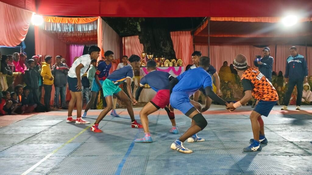 राज्य स्तरीय कबड्डी प्रतियोगिता के दूसरे दिन मुख्य अतिथियों का हुआ भव्य अभिनंदन