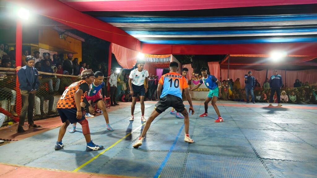 राज्य स्तरीय कबड्डी प्रतियोगिता के दूसरे दिन मुख्य अतिथियों का हुआ भव्य अभिनंदन