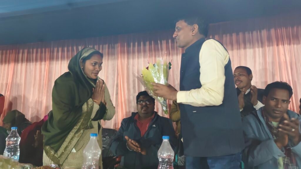 राज्य स्तरीय कबड्डी प्रतियोगिता के दूसरे दिन मुख्य अतिथियों का हुआ भव्य अभिनंदन