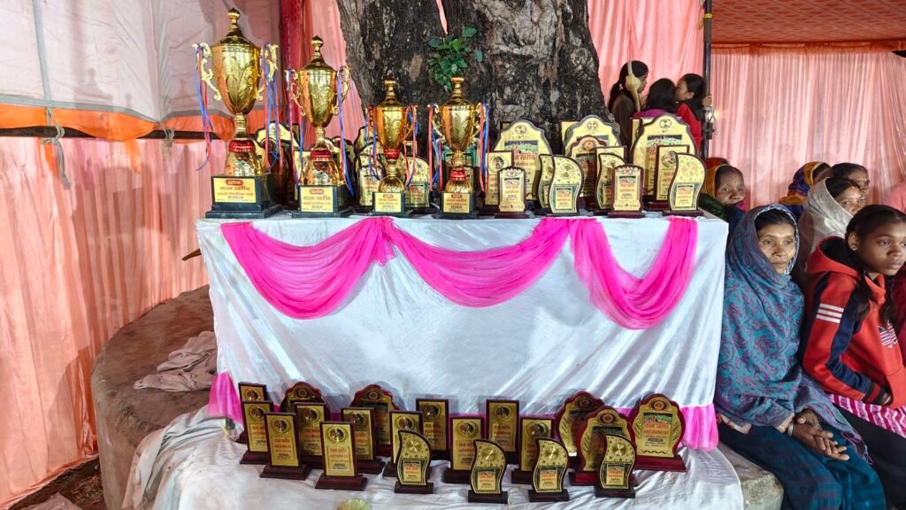 राज्य स्तरीय कबड्डी प्रतियोगिता के दूसरे दिन मुख्य अतिथियों का हुआ भव्य अभिनंदन