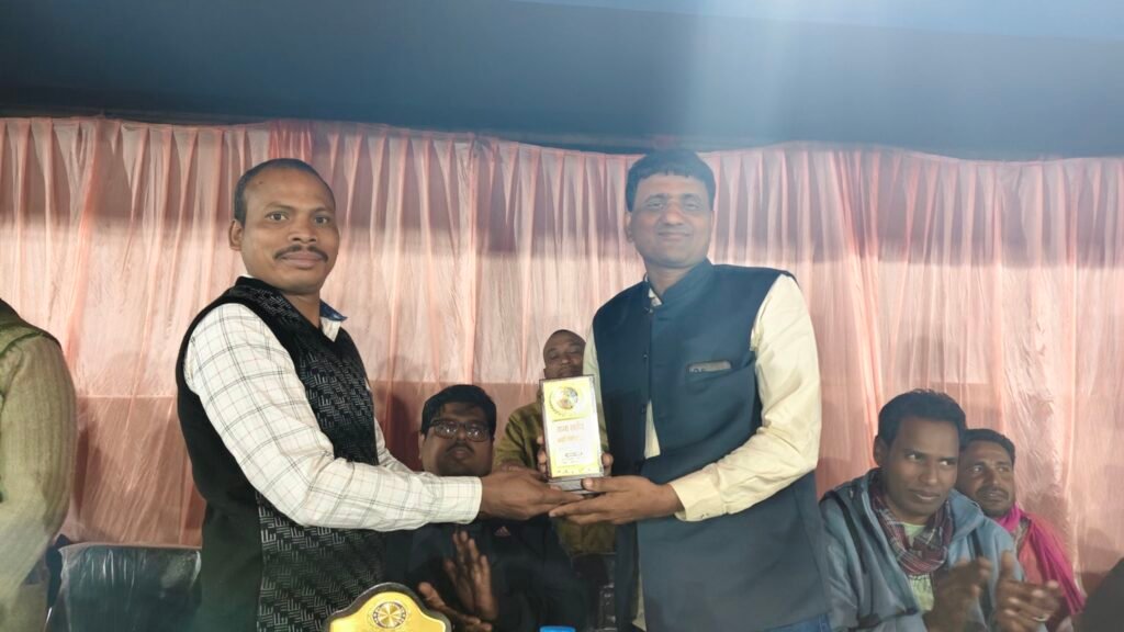 राज्य स्तरीय कबड्डी प्रतियोगिता के दूसरे दिन मुख्य अतिथियों का हुआ भव्य अभिनंदन