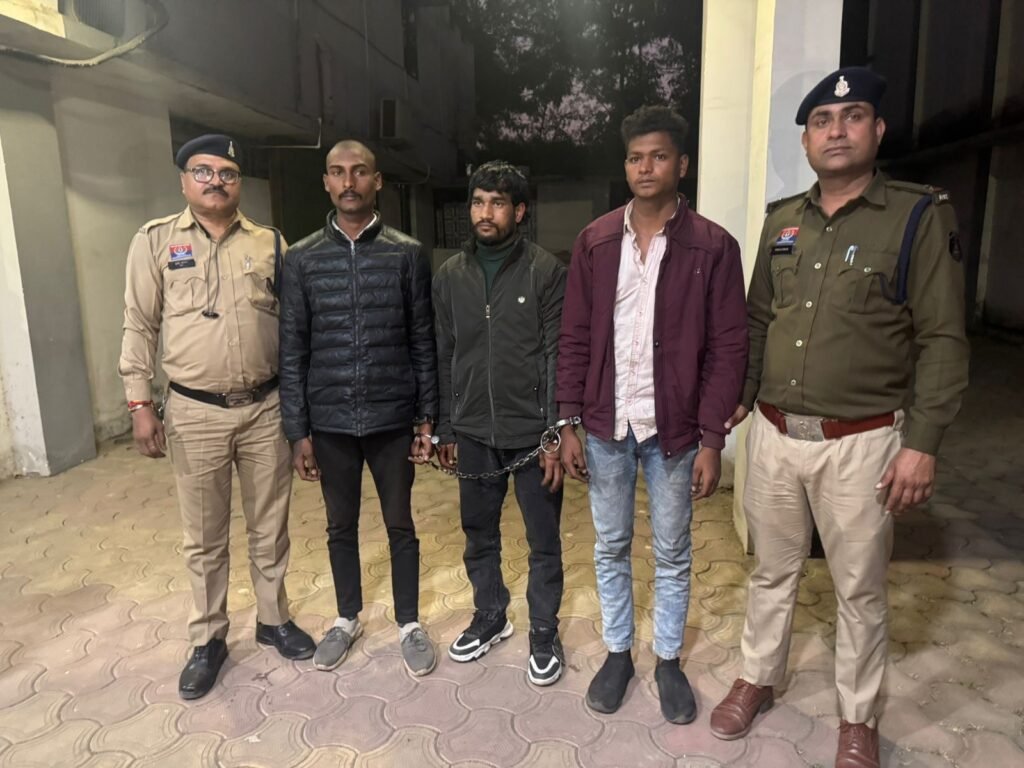 Bilaspur News:– पेट्रोल पंप लूटकांड: देसी कट्टा दिखाकर लूट,तीन आरोपी मेले से गिरफ्तार