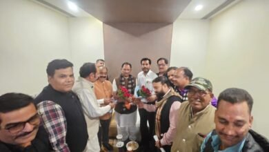 CG:– बिलासपुर प्रेस क्लब के नवनिर्वाचित अध्यक्ष अजित मिश्रा के नेतृत्व में कार्यकारिणी ने मुख्यमंत्री विष्णुदेव साय से की शिष्टाचार भेंट