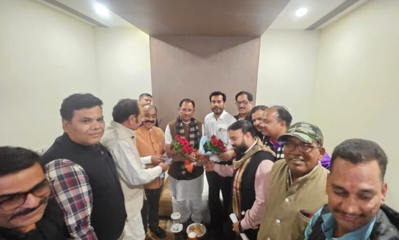 CG:– बिलासपुर प्रेस क्लब के नवनिर्वाचित अध्यक्ष अजित मिश्रा के नेतृत्व में कार्यकारिणी ने मुख्यमंत्री विष्णुदेव साय से की शिष्टाचार भेंट