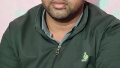 CG ACB Trap :–नए साल के दूसरे दिन SDM कार्यालय का बाबू ₹1 लाख रिश्वत लेते ACB के हत्थे चढ़ा, बचने के लिए घर के पीछे फेंके पैसे