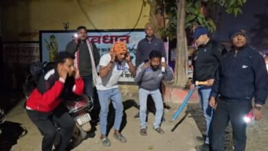 Bilaspur Crime News: सार्वजनिक जगहों पर हंगामा, शराब पीने वालों को थाने लाकर लगवाई उठक-बैठक