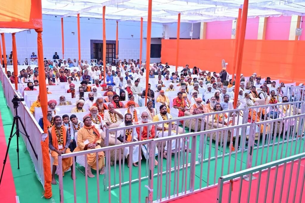 Ratanpur News:– सिद्धिविनायक मंदिर में में विराट संत सम्मेलन,केंद्रीय राज्य मंत्री तोखन साहू की मौजूदगी में सनातन मुद्दों पर खुला संवाद…